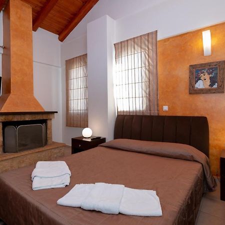 Ahilion Hotel Калаврита Экстерьер фото