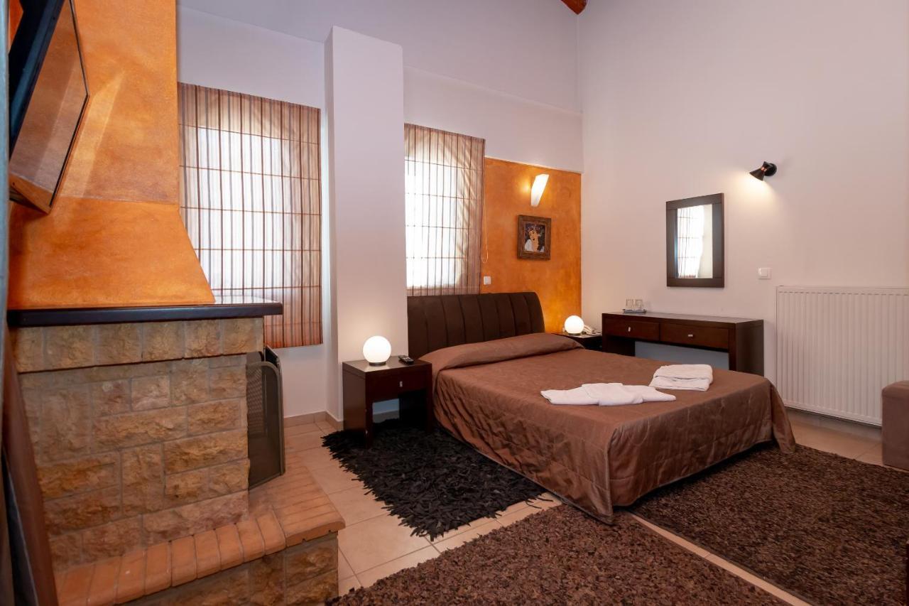 Ahilion Hotel Калаврита Экстерьер фото