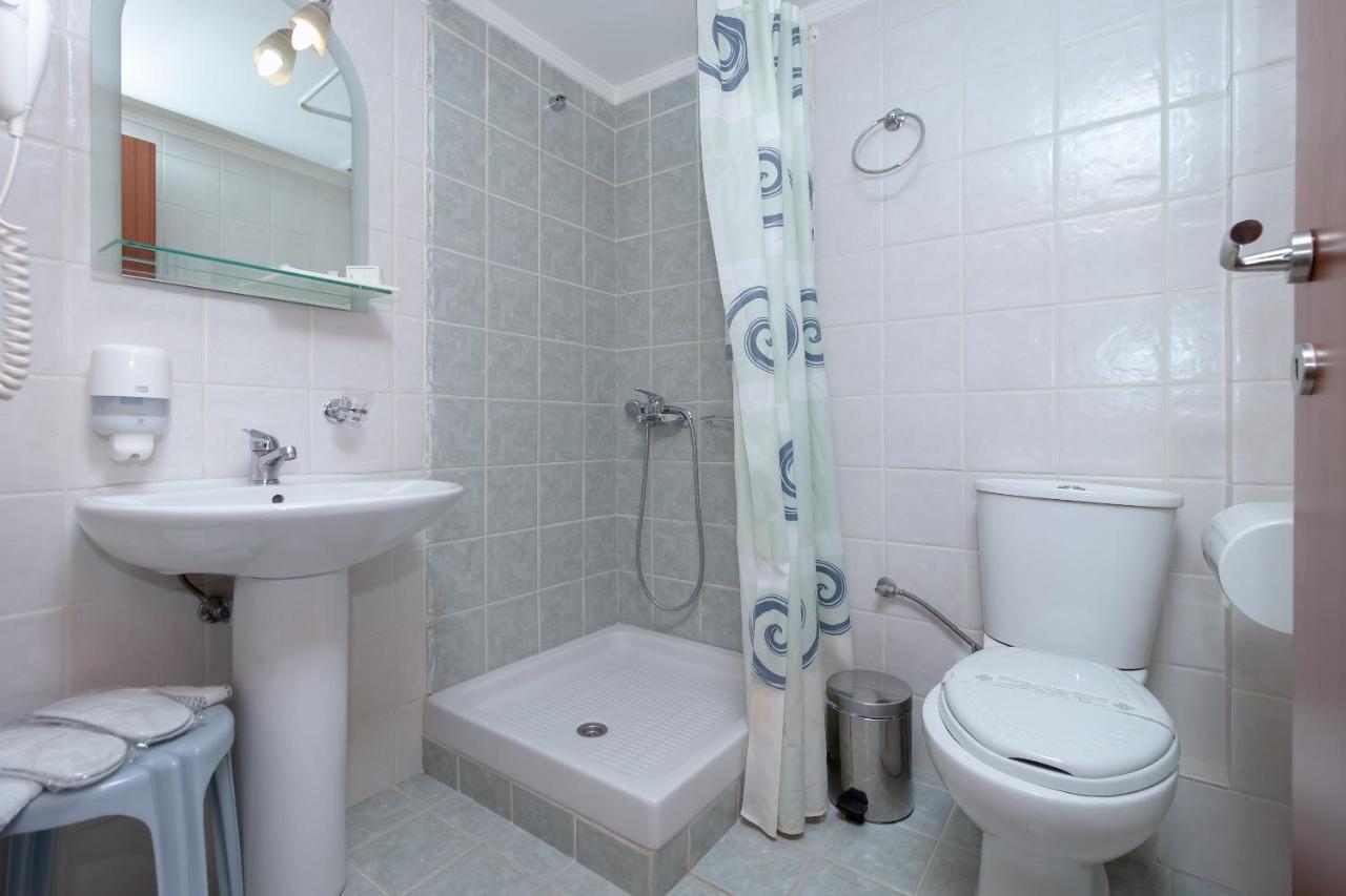 Ahilion Hotel Калаврита Экстерьер фото