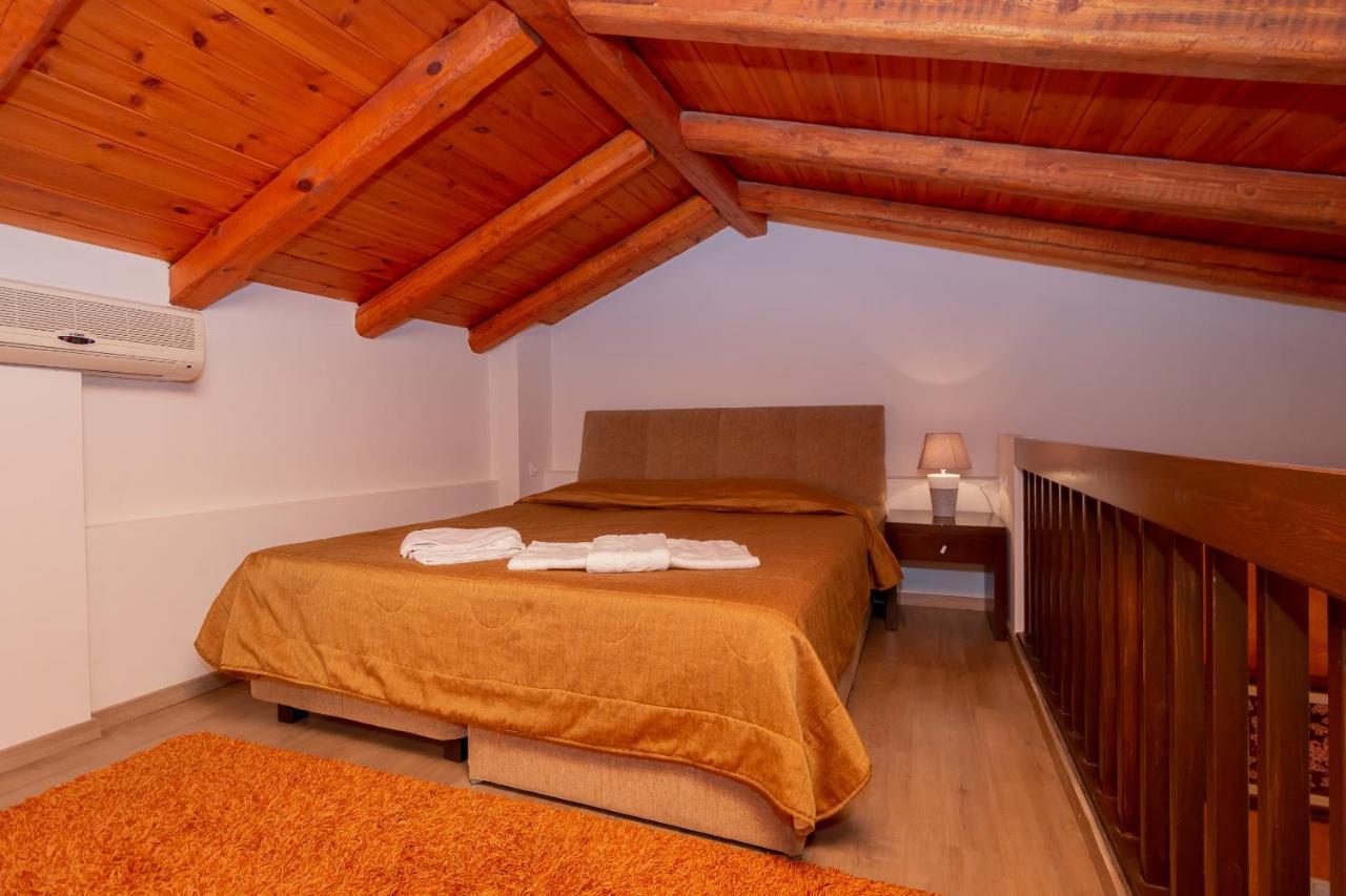 Ahilion Hotel Калаврита Экстерьер фото