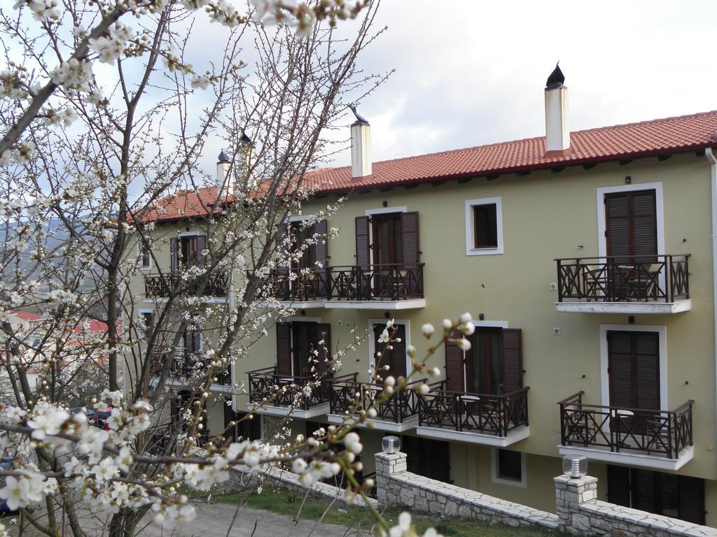Ahilion Hotel Калаврита Экстерьер фото