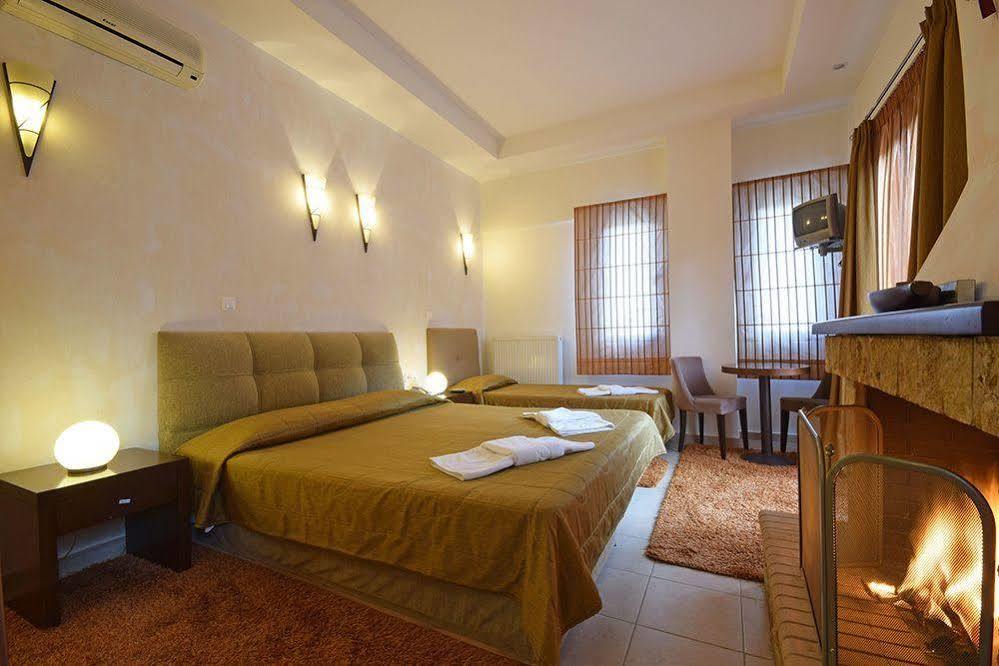 Ahilion Hotel Калаврита Экстерьер фото