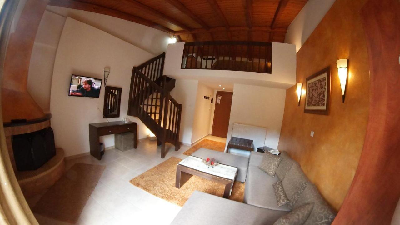 Ahilion Hotel Калаврита Экстерьер фото