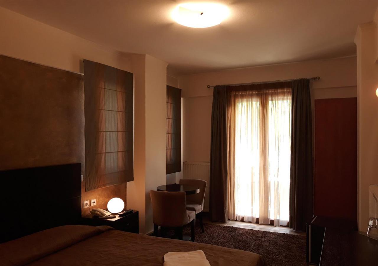 Ahilion Hotel Калаврита Экстерьер фото
