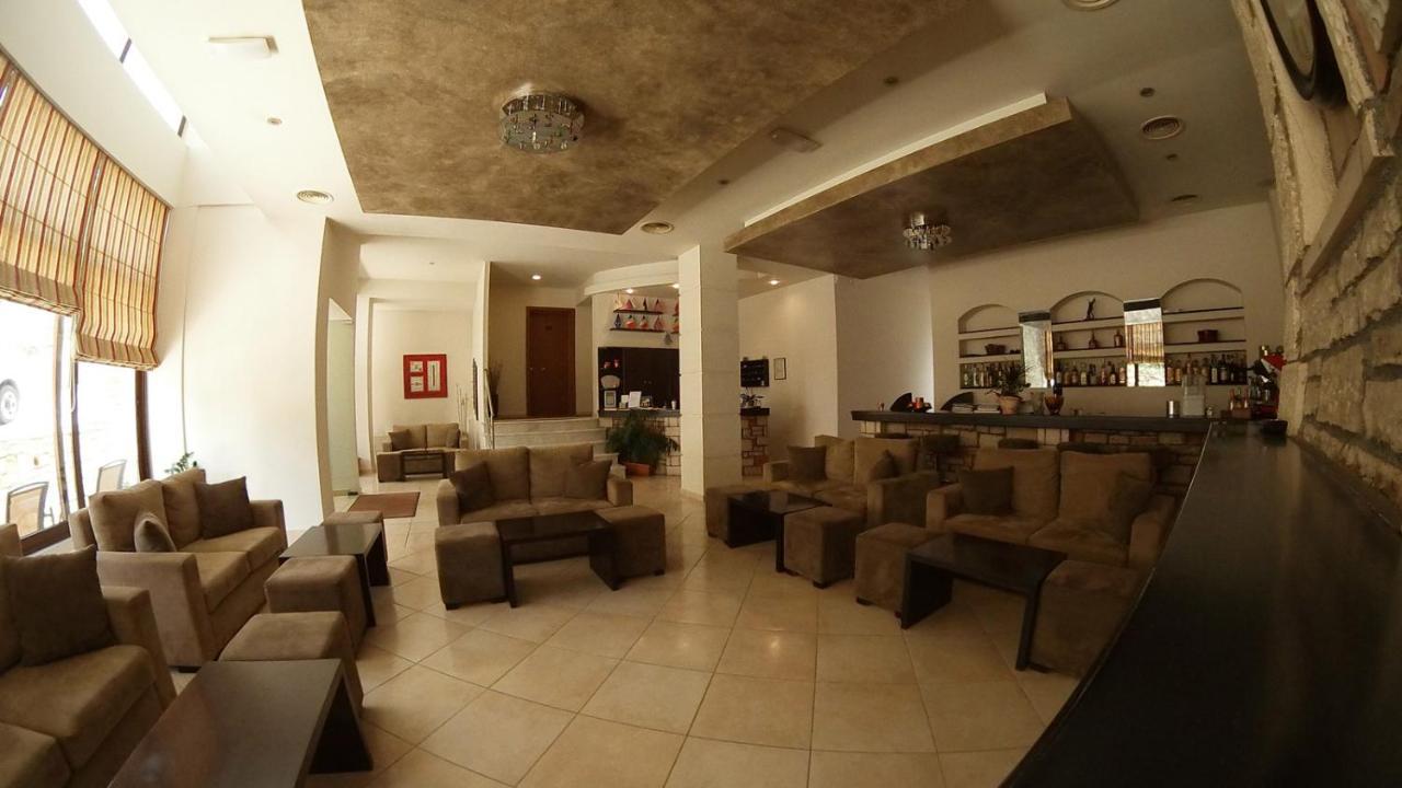 Ahilion Hotel Калаврита Экстерьер фото