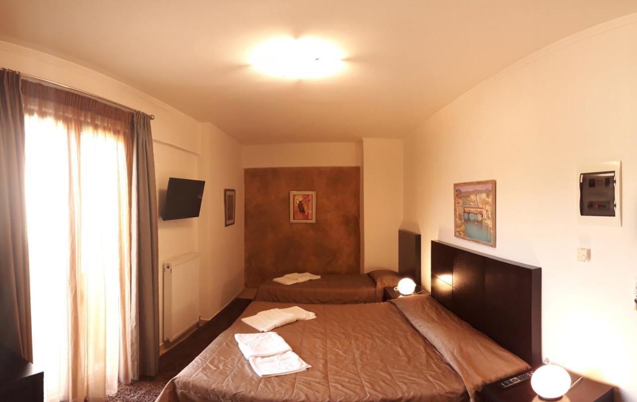 Ahilion Hotel Калаврита Экстерьер фото