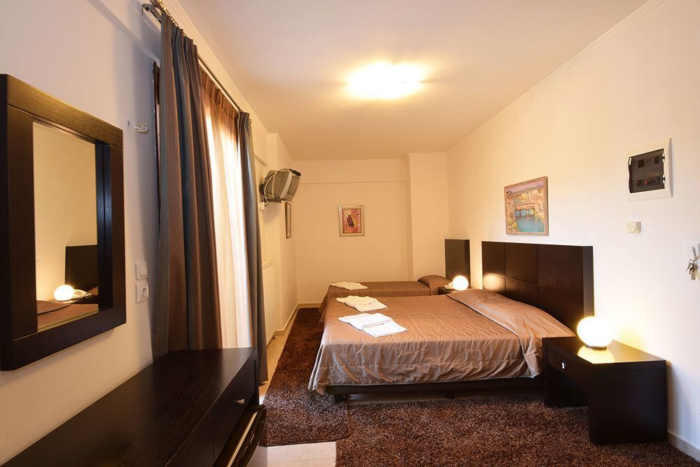Ahilion Hotel Калаврита Экстерьер фото